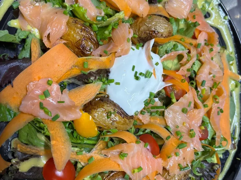 Salade fraîcheur au saumon fumé