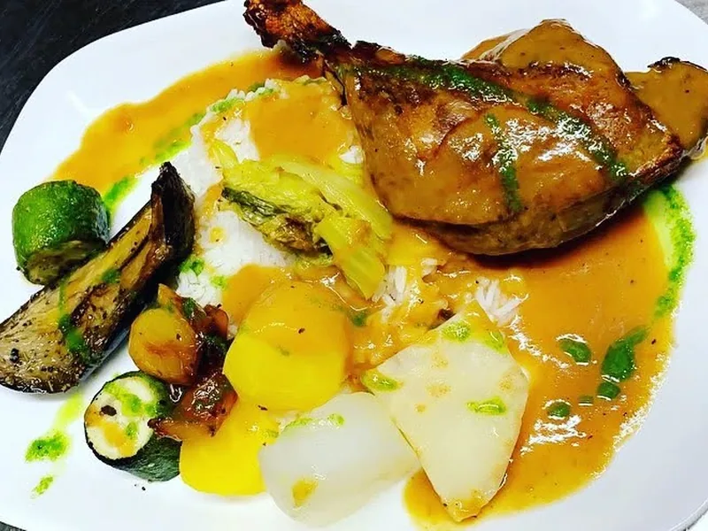 Volaille rôtie, sauce aux agrumes et légumes
